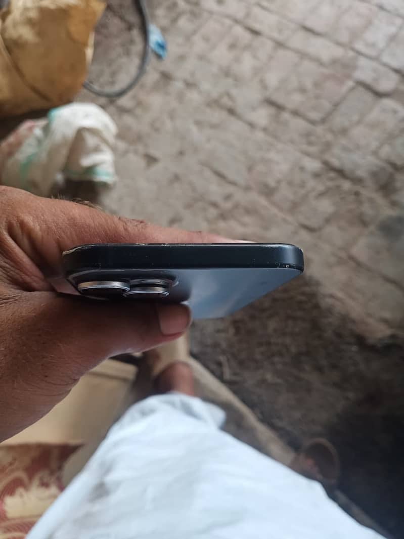 Apple iPhone 15 plus 3