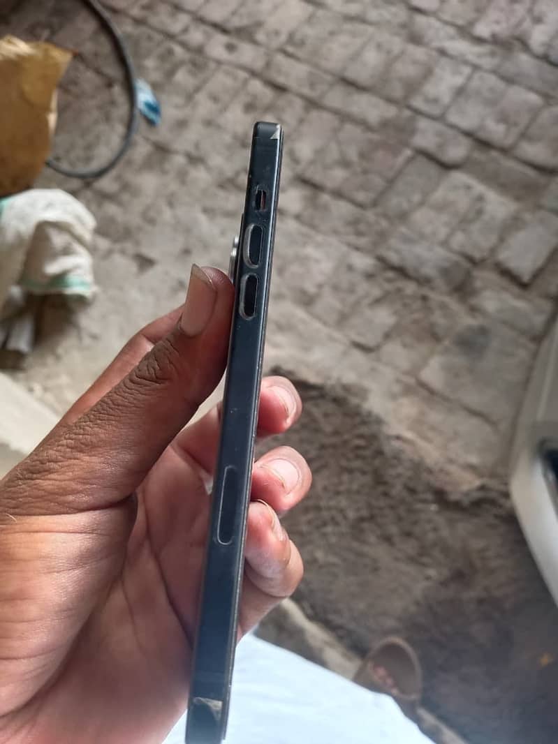 Apple iPhone 15 plus 4