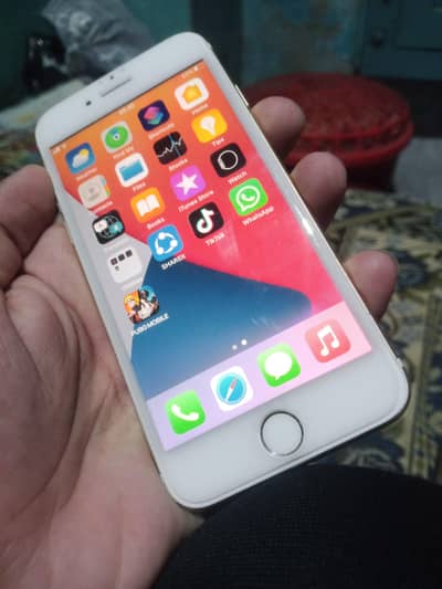 Apple iPhone 7