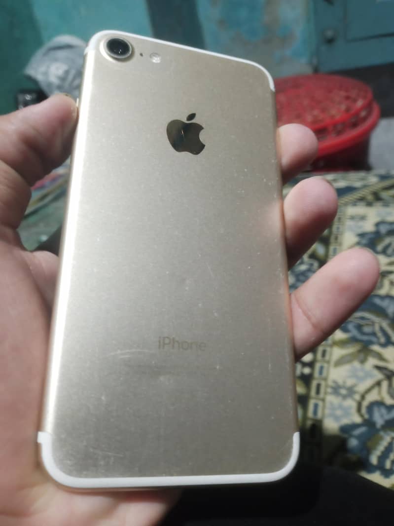 Apple iPhone 7 1