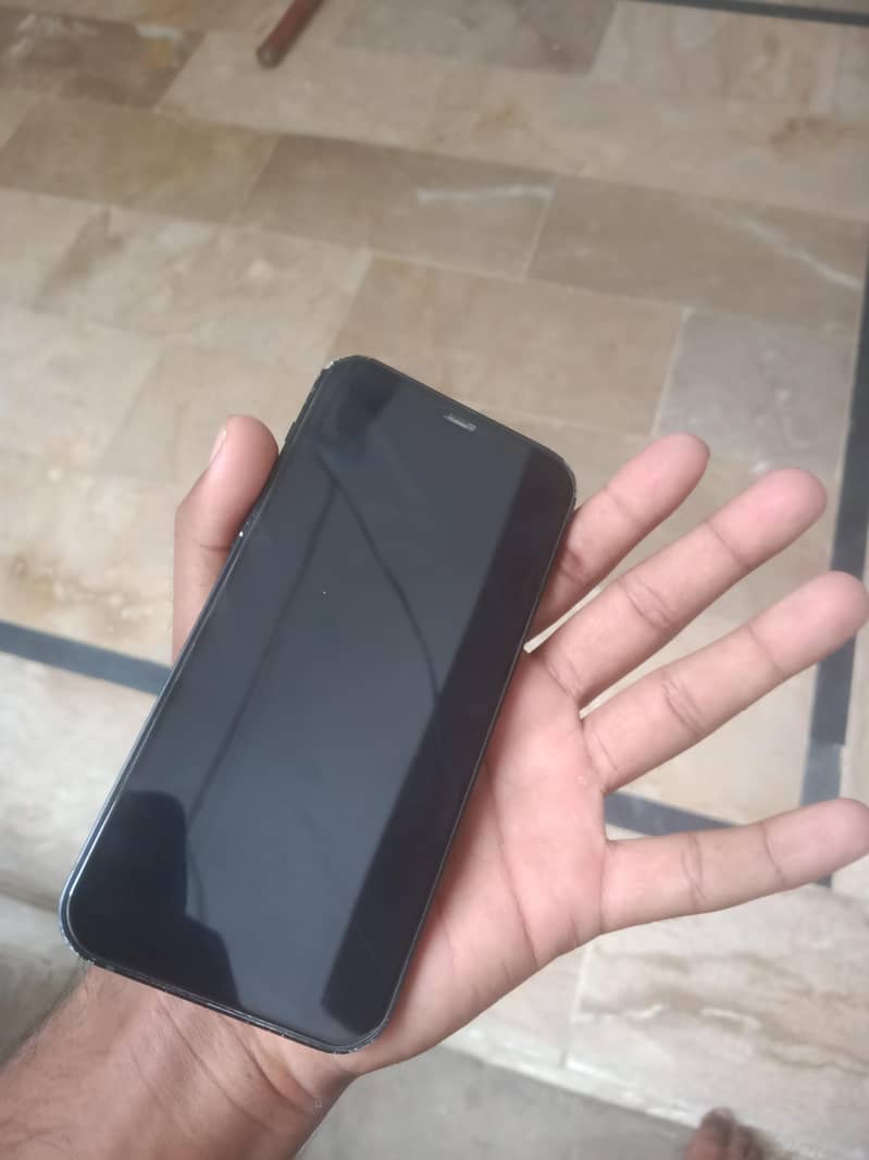 Apple iPhone 12 2