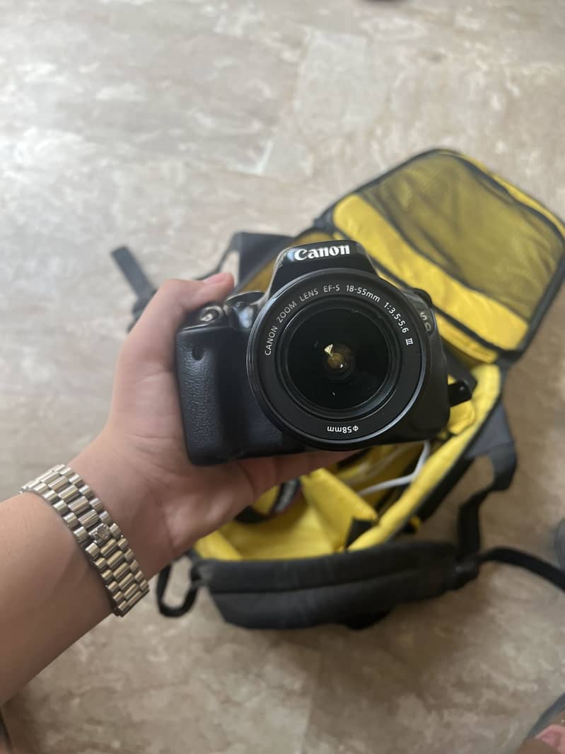Camera Cannon 600-D 0