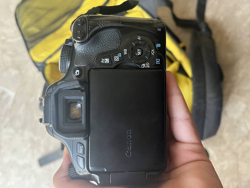 Camera Cannon 600-D 3