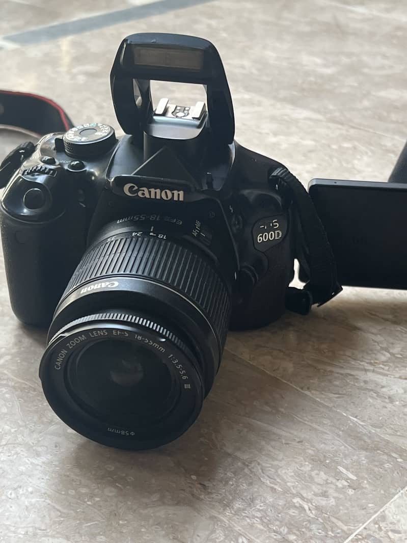 Camera Cannon 600-D 6