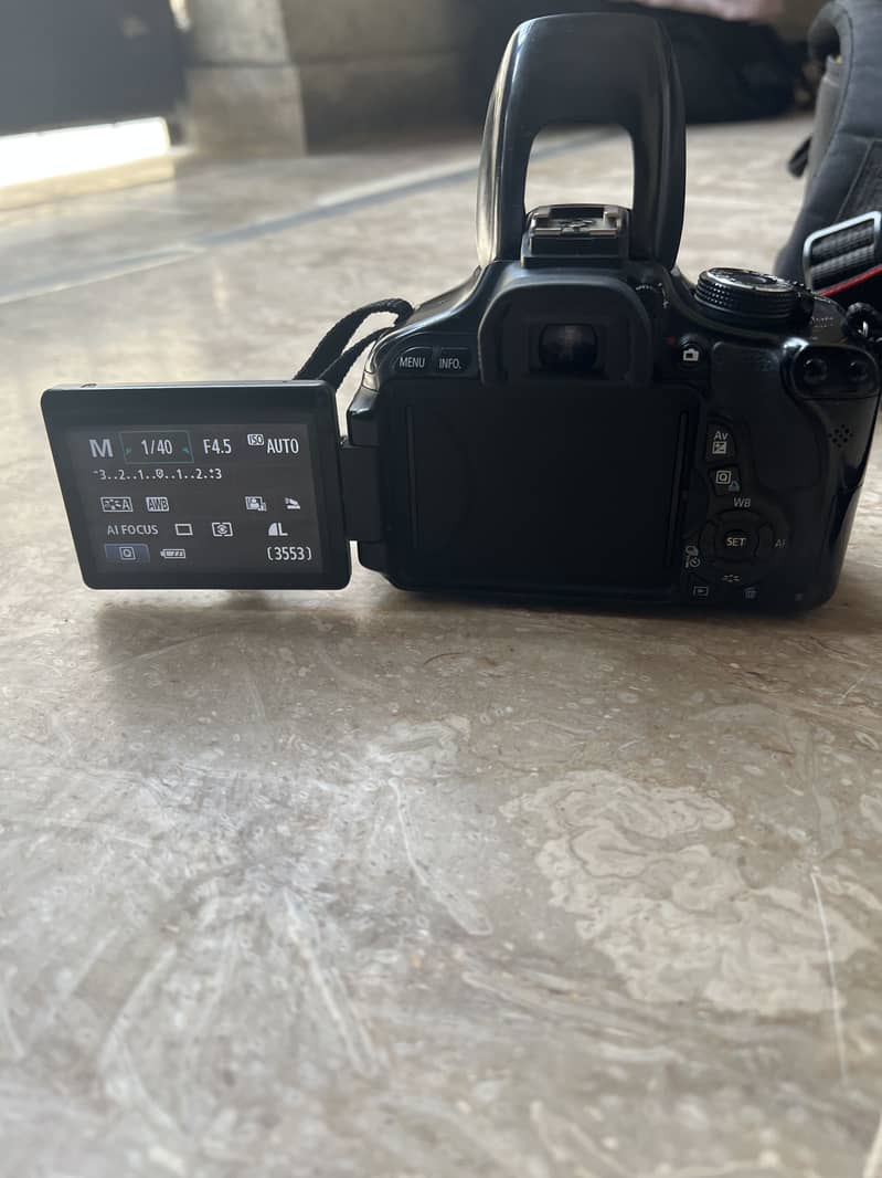 Camera Cannon 600-D 7