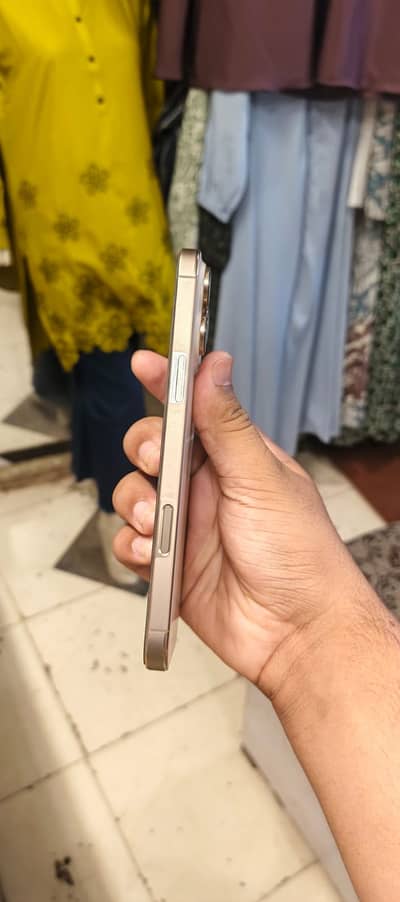 Apple iPhone 16 Pro Max