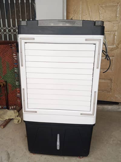 12 Volt Ac/Dc Room Coller