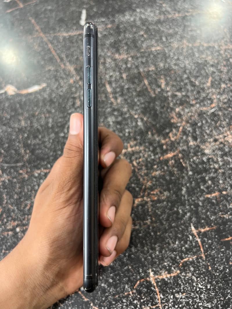 Apple iPhone 7 Plus 3