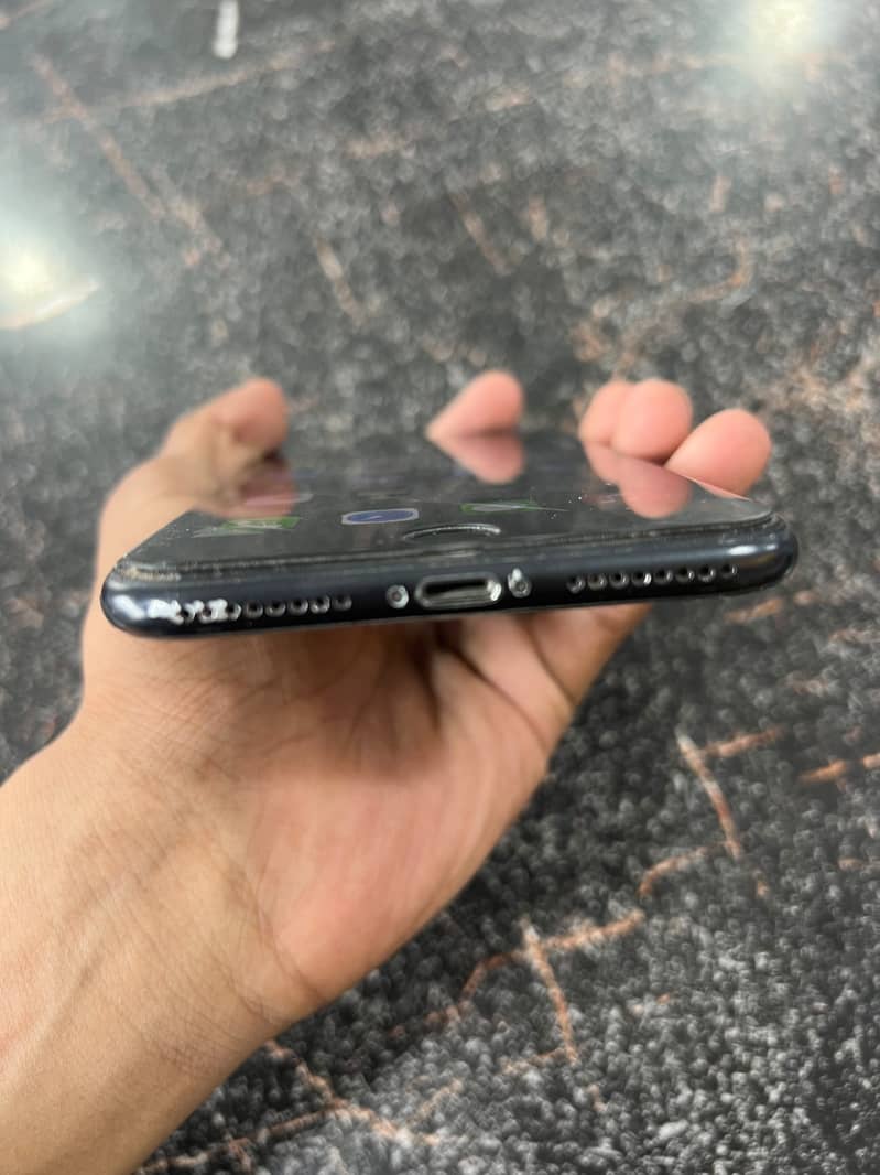 Apple iPhone 7 Plus 4