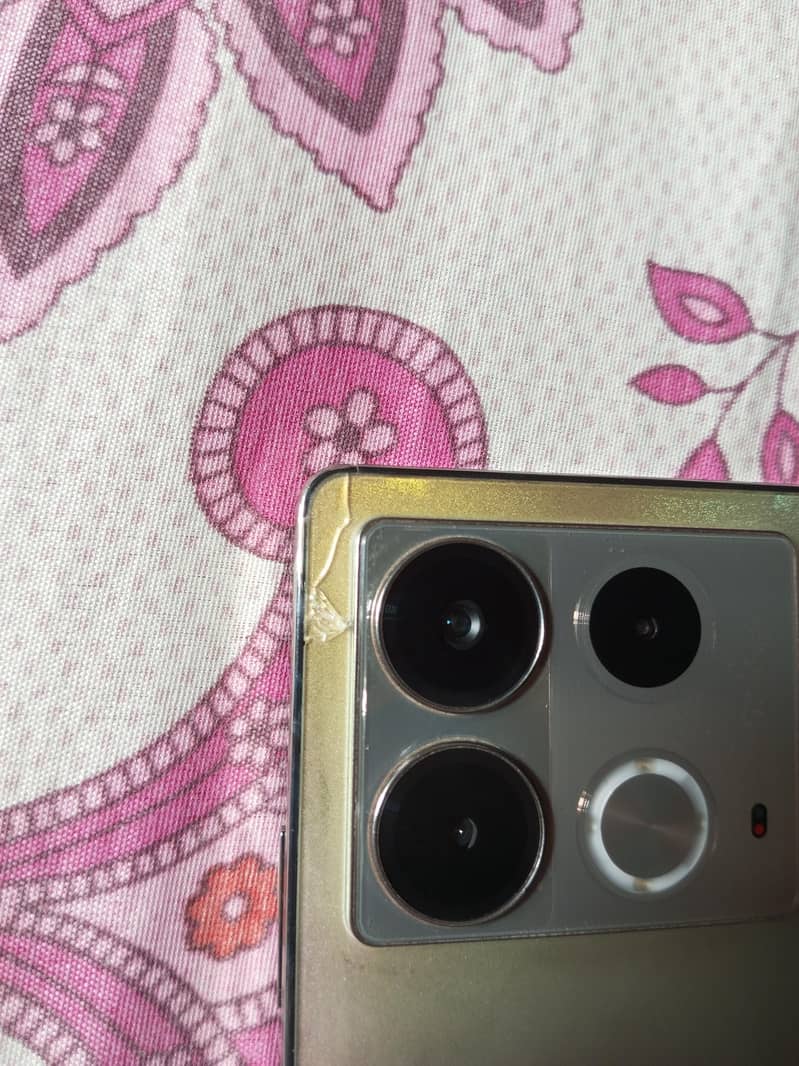 Infinix Note 40 4