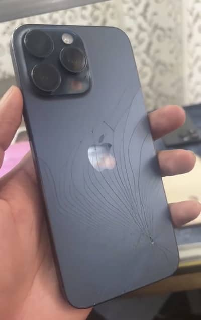 Iphone 15 pro max back break