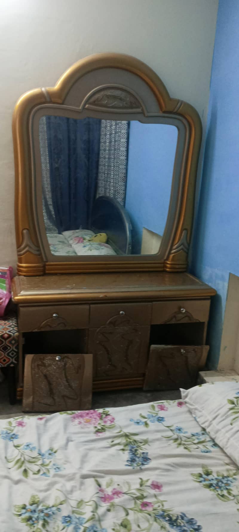 dressing table 0