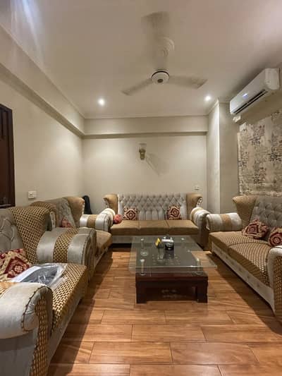DEFENCE APARTMENT FOR RENT: FULLY FURNISHED 1600 SQ FT 3-BEDROOM LUXURY FLAT IN BUKHARI COMMERCIAL, DHA PHASE 6