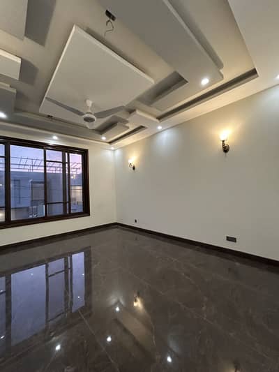 PREMIUM 2,400 SQ FT HIGH-RISE APARTMENT FOR RENT IN CLIFTON BLOCK 9, KARACHI