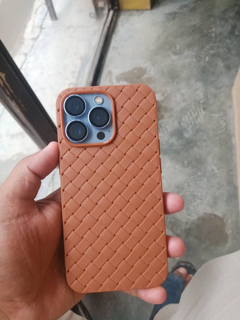 Apple iPhone 13 Pro 0