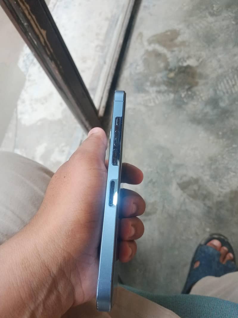 Apple iPhone 13 Pro 2