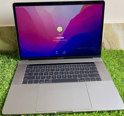 Mac book pro core i7 16gb,512 gb ,343 cycle charge