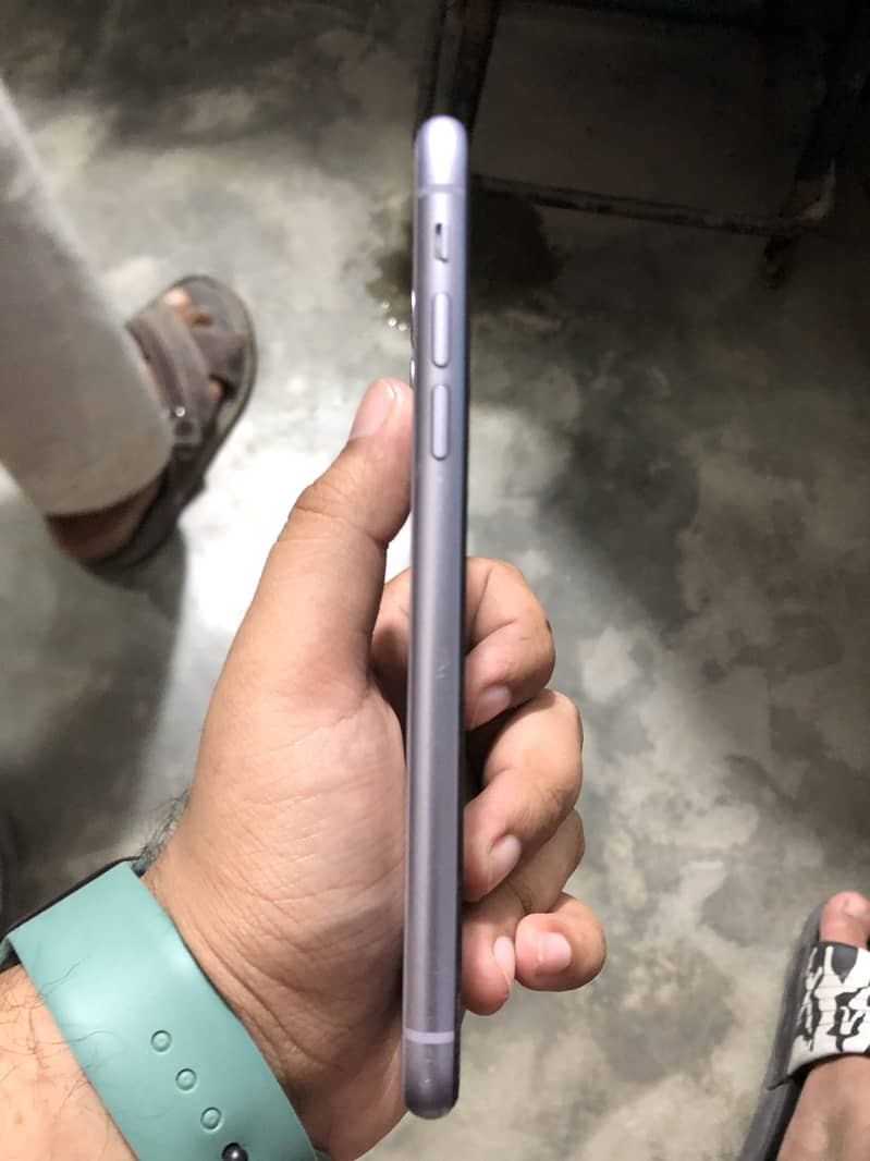 IPhone 11 3