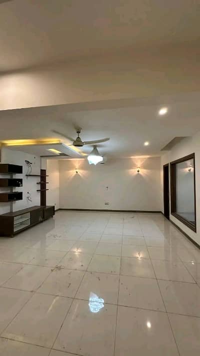 WELL-MAINTAINED 500 SQ YD 6-BEDROOM BUNGALOW WITH BASEMENT FOR RENT IN DHA PHASE 8, KARACHI