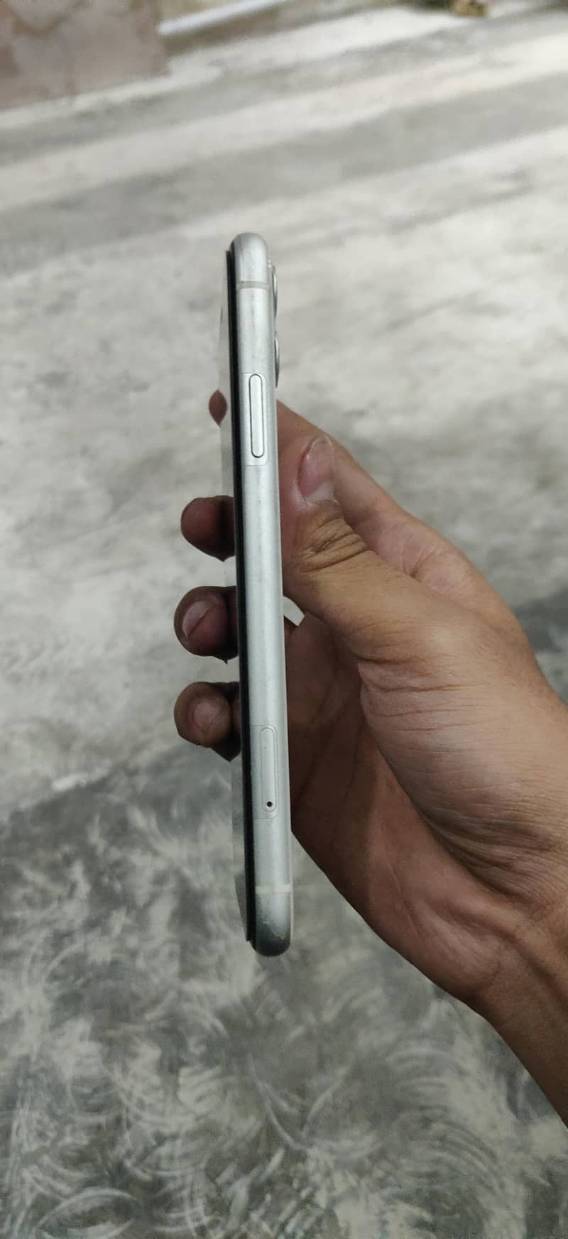 Apple iPhone 11 3