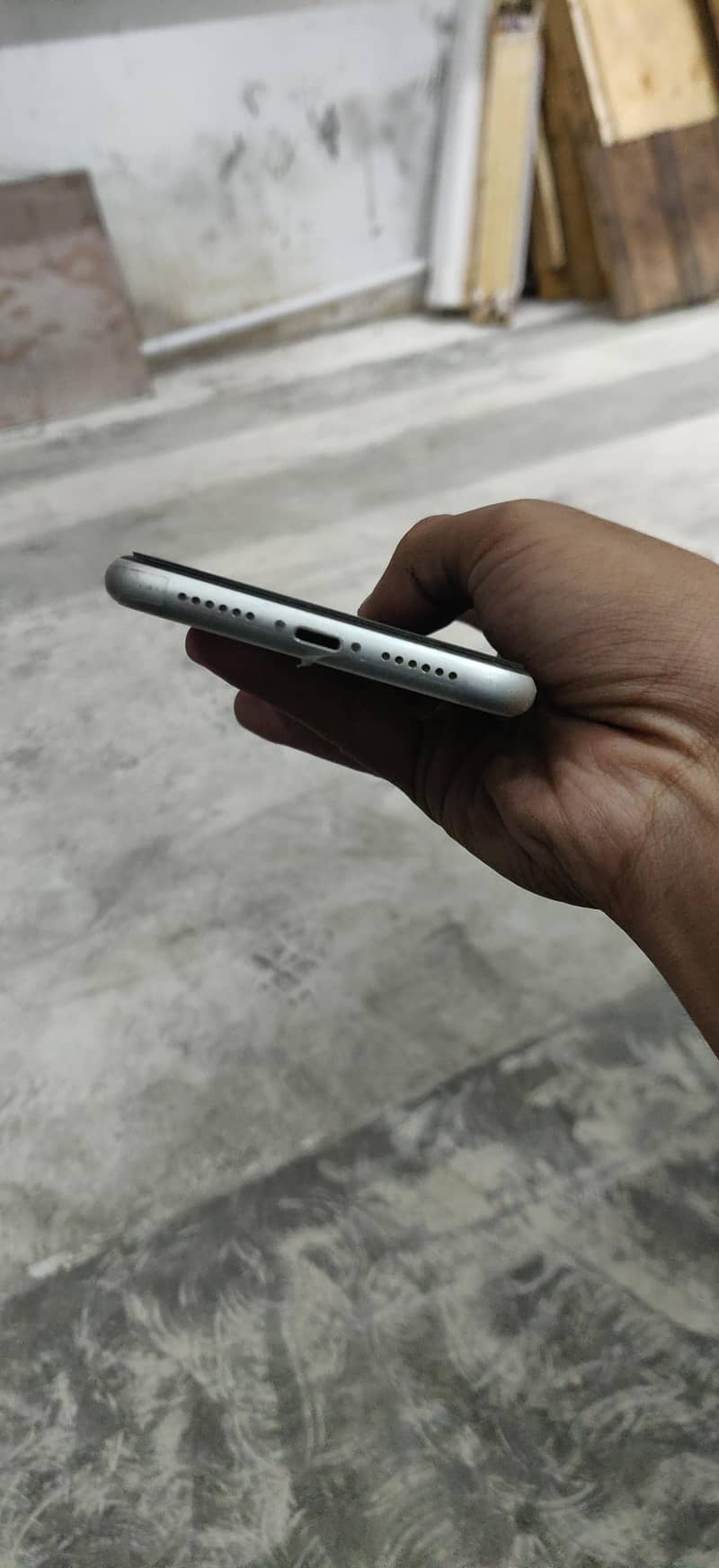 Apple iPhone 11 4