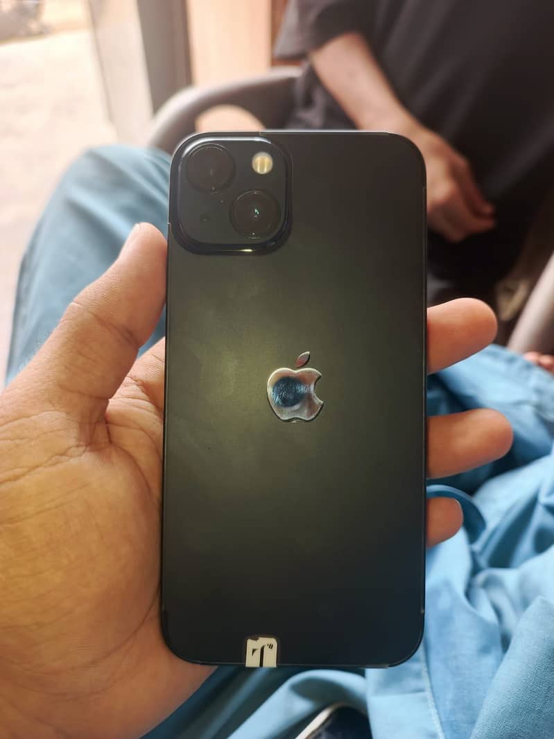 Apple iPhone 13 0