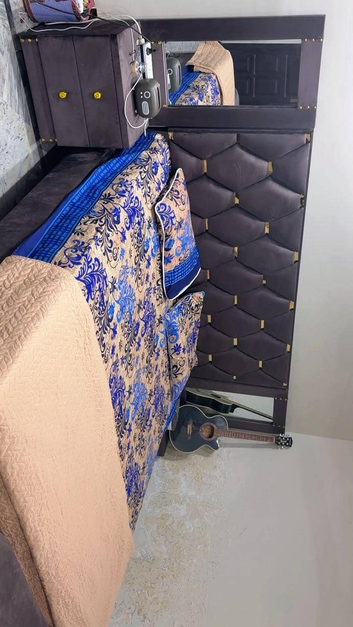 king bed set available 0