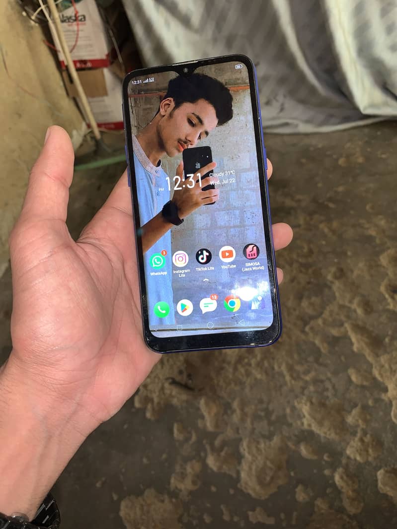 Realme C2 8