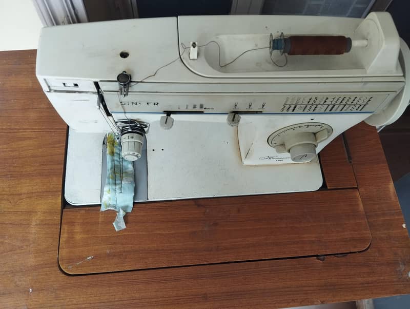 SEWING MACHINE 1