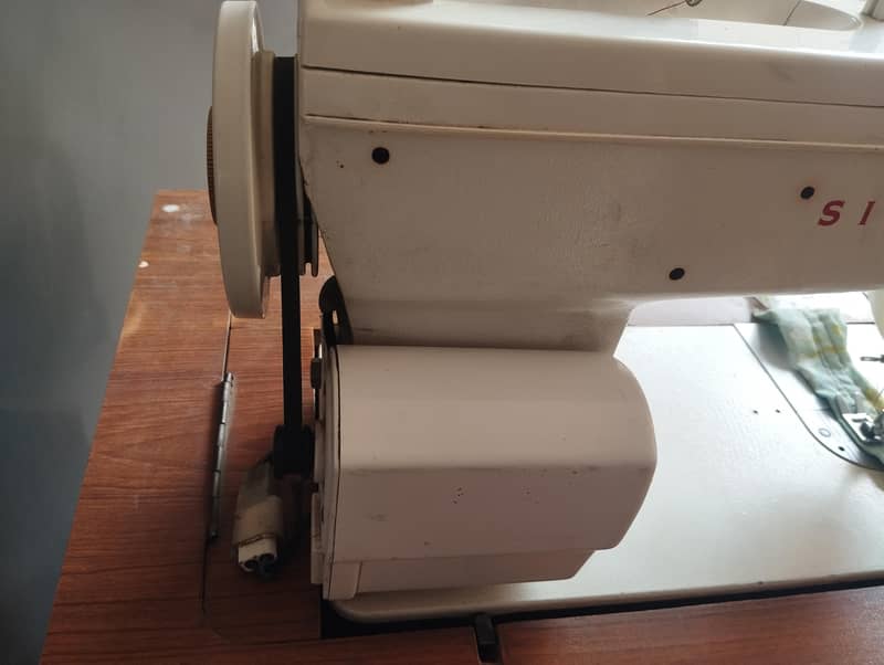 SEWING MACHINE 3