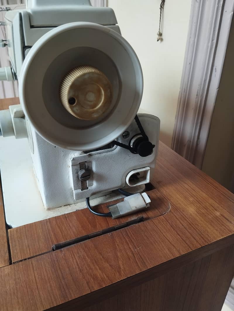 SEWING MACHINE 6