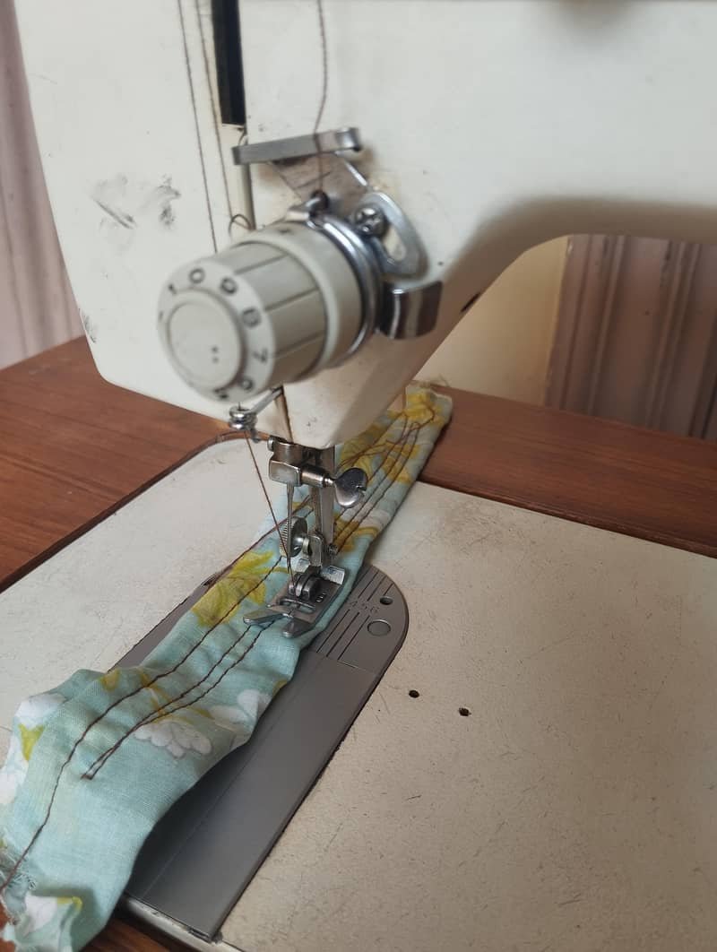 SEWING MACHINE 7
