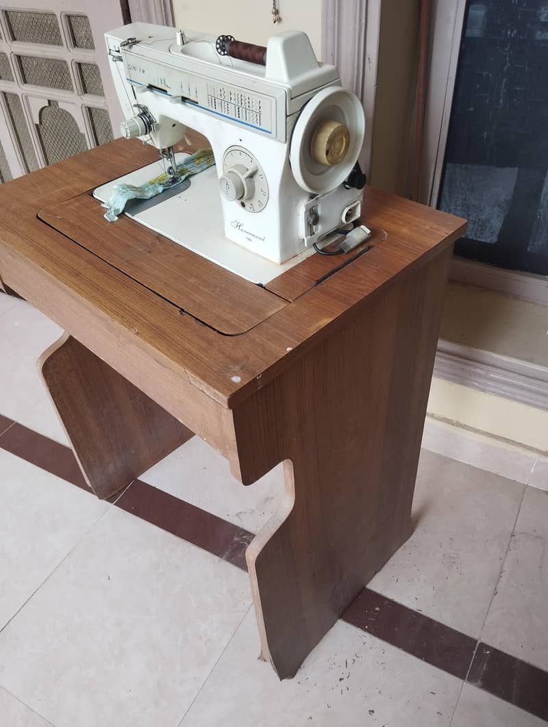 SEWING MACHINE 8