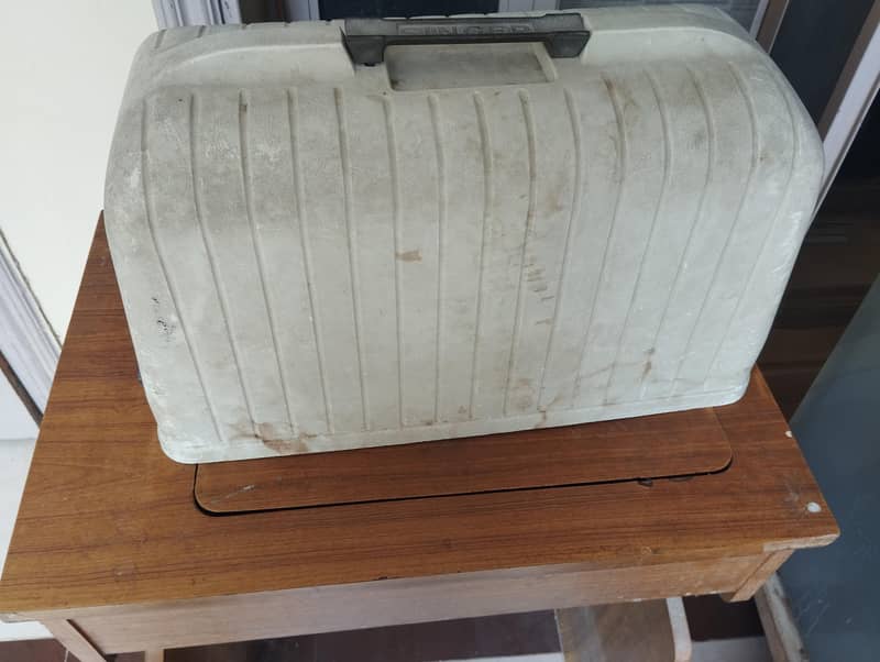 SEWING MACHINE 9