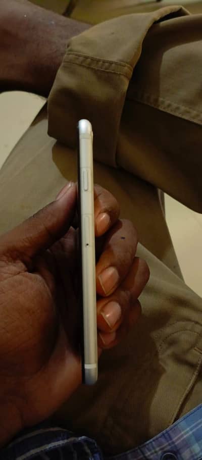 Apple iPhone SE