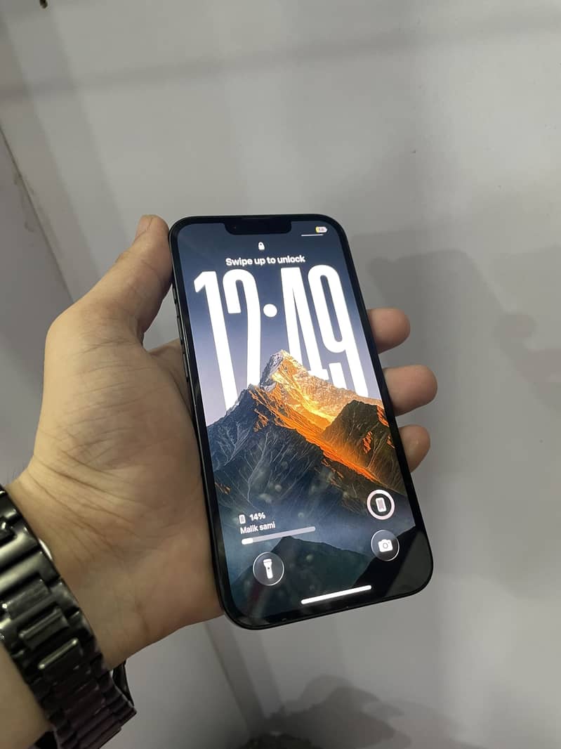 Iphone 16e 1