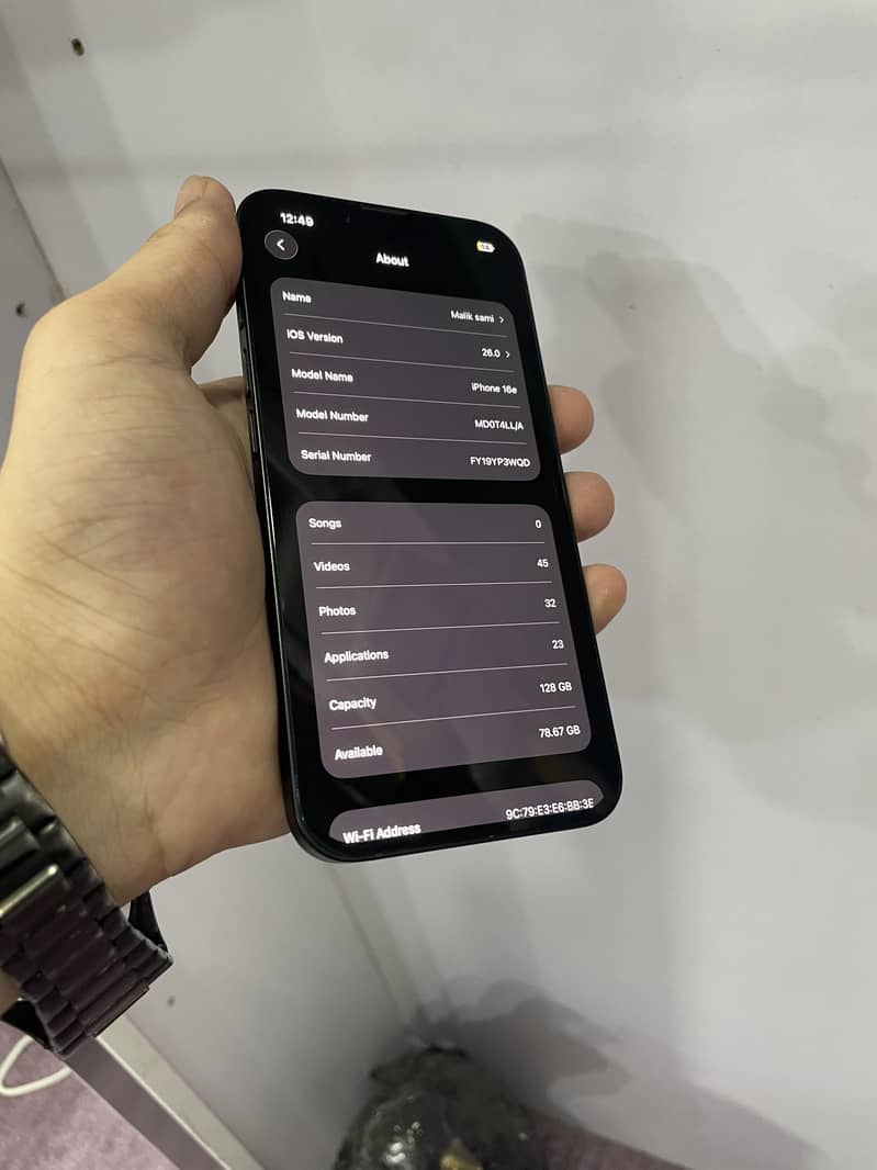 Iphone 16e 3