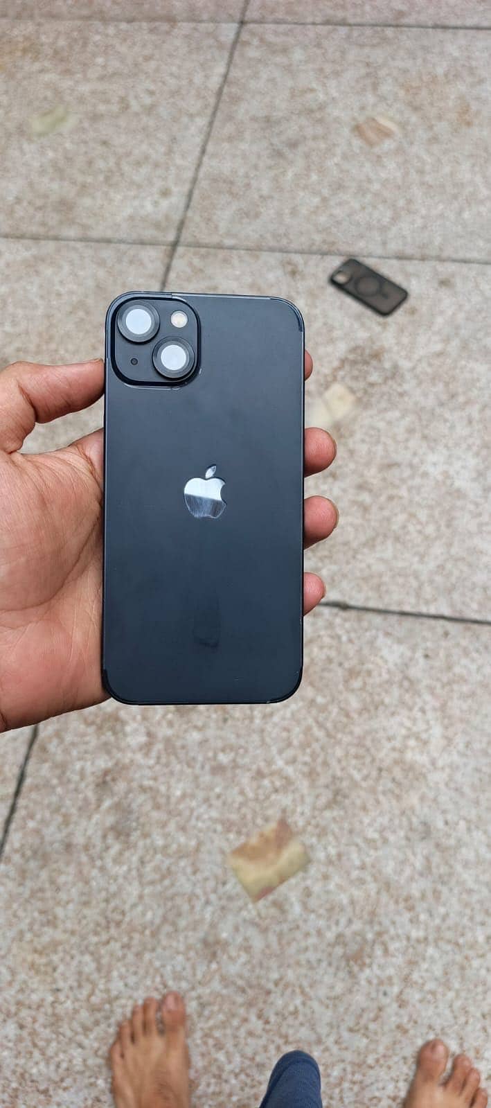 Apple iPhone 13 5