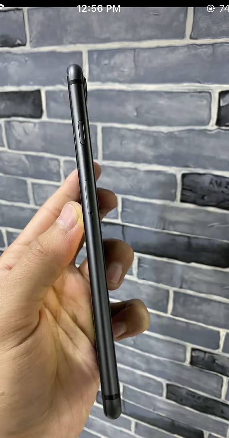 Apple iPhone 8 Plus 3