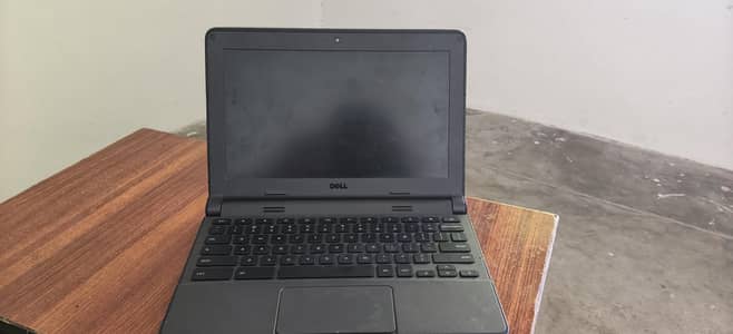 dell Chromebook for sale. 4gb ram 32gb storage.