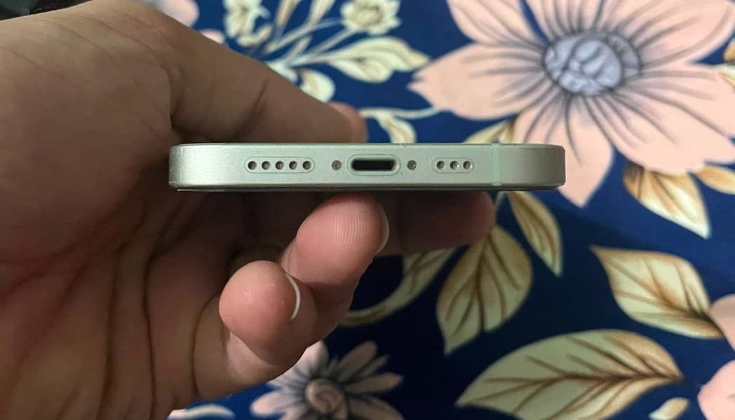 Apple iPhone 12 mini 6