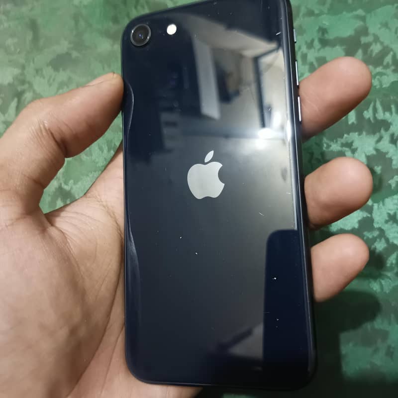 Apple iPhone SE 3rd generation 0