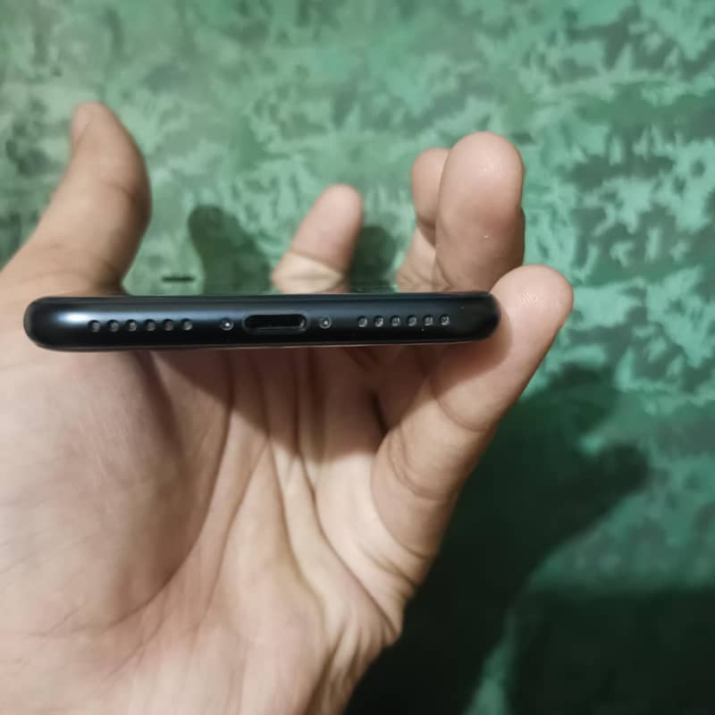 Apple iPhone SE 3rd generation 3