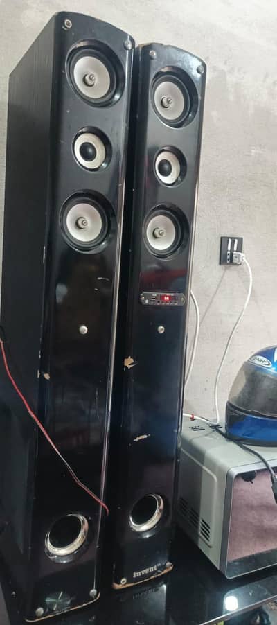 2 Speakers Set best 10/10 Condition, Bluetooth, mic , wireless , bass
