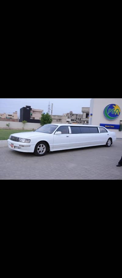 Toyota crown limousine in mint condition for sale.