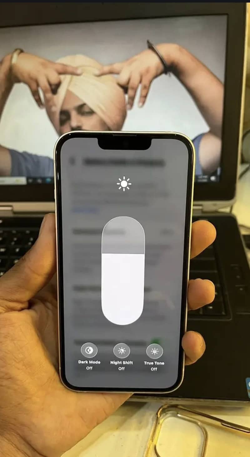 Apple iPhone 13 6