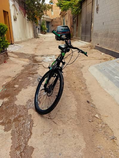mountain bike/ bicycle for sale with gears and dual shocks