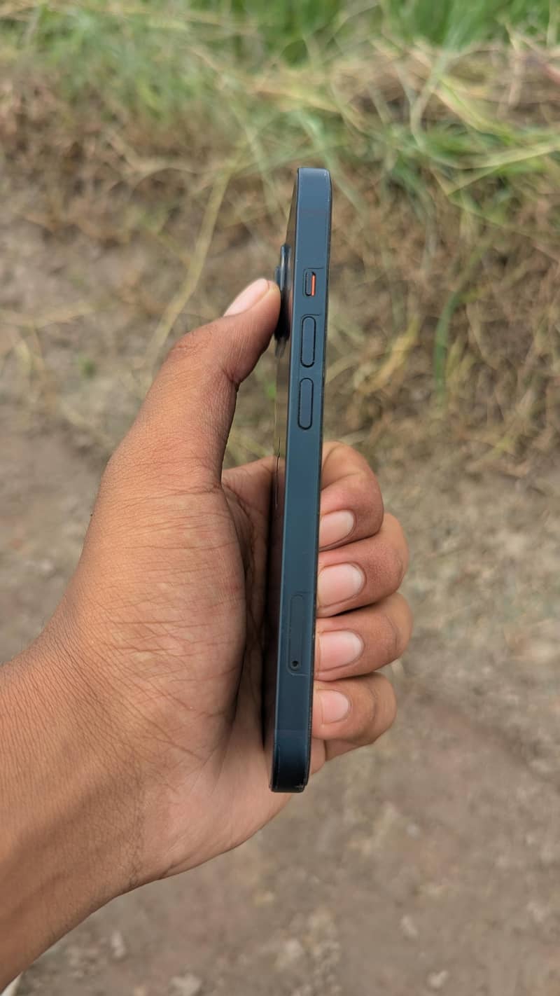 Apple iPhone 13 3