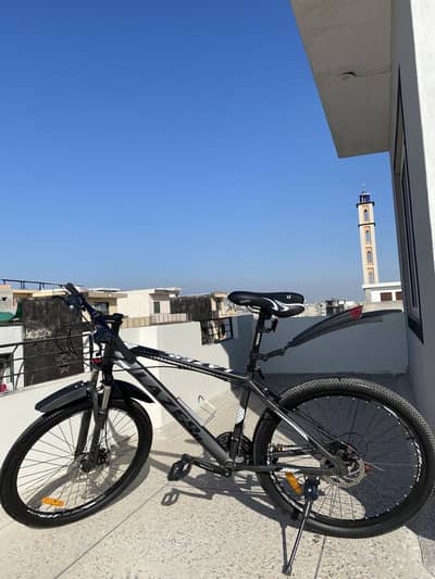 Mountain Bicycle – Aluminum Frame Only 20 days used, 10/10 condition.