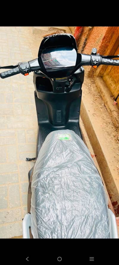 1.67. Bike 1 month use Warranty Abi Tak Choro Nahi Howe